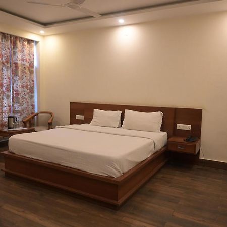 Hotel Apple Blossom B$B Manāli Екстериор снимка