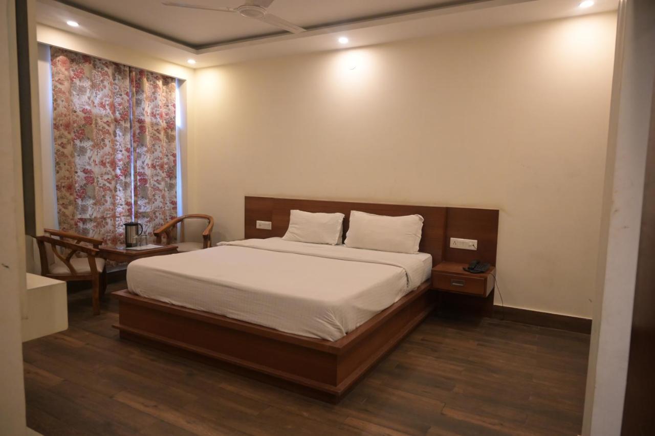 Hotel Apple Blossom B$B Manāli Екстериор снимка