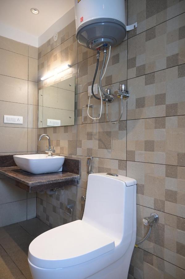 Hotel Apple Blossom B$B Manāli Екстериор снимка